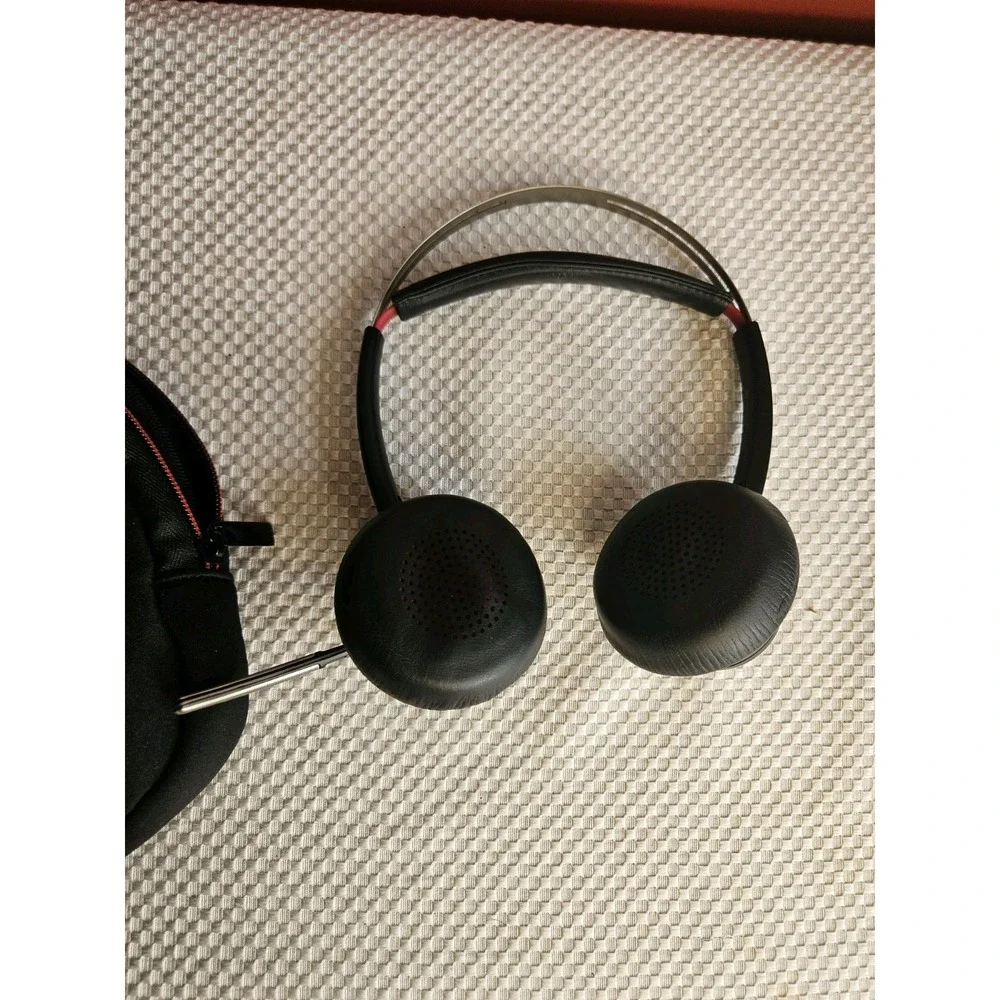 Plantronics Voyager Focus UC Active Noise Canceling On-Ear Headset (Set And Case